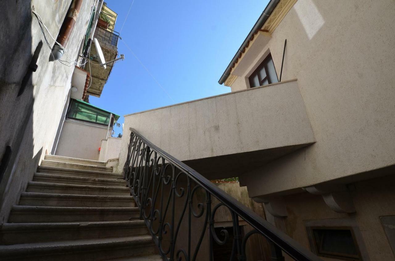 Yulia Apartments Rovinj Exteriör bild