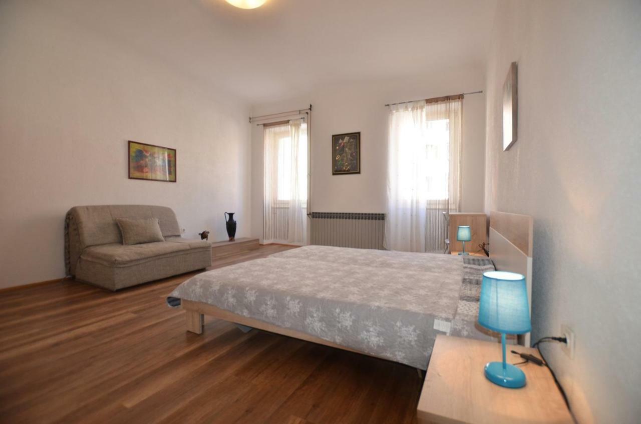 Yulia Apartments Rovinj Exteriör bild