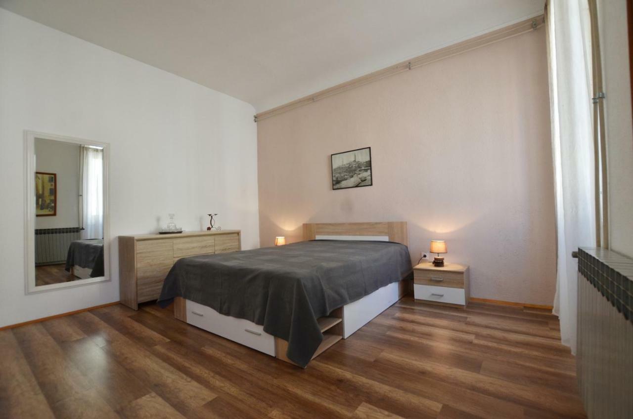 Yulia Apartments Rovinj Exteriör bild